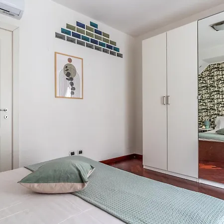 Padova 5 Apartamento Milão